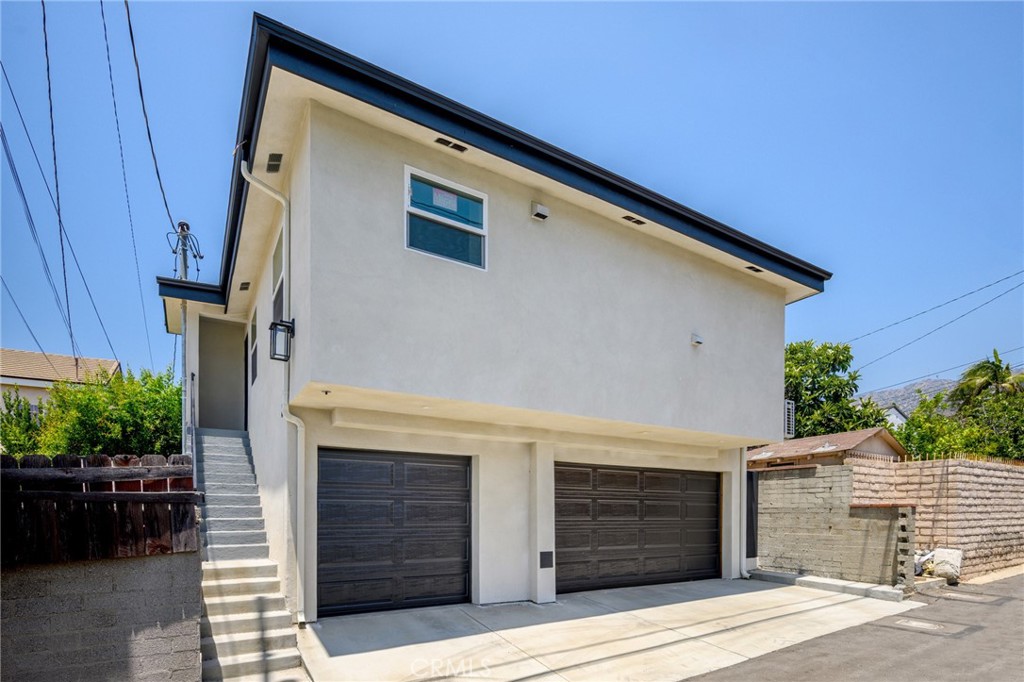 842 E Cypress Avenue