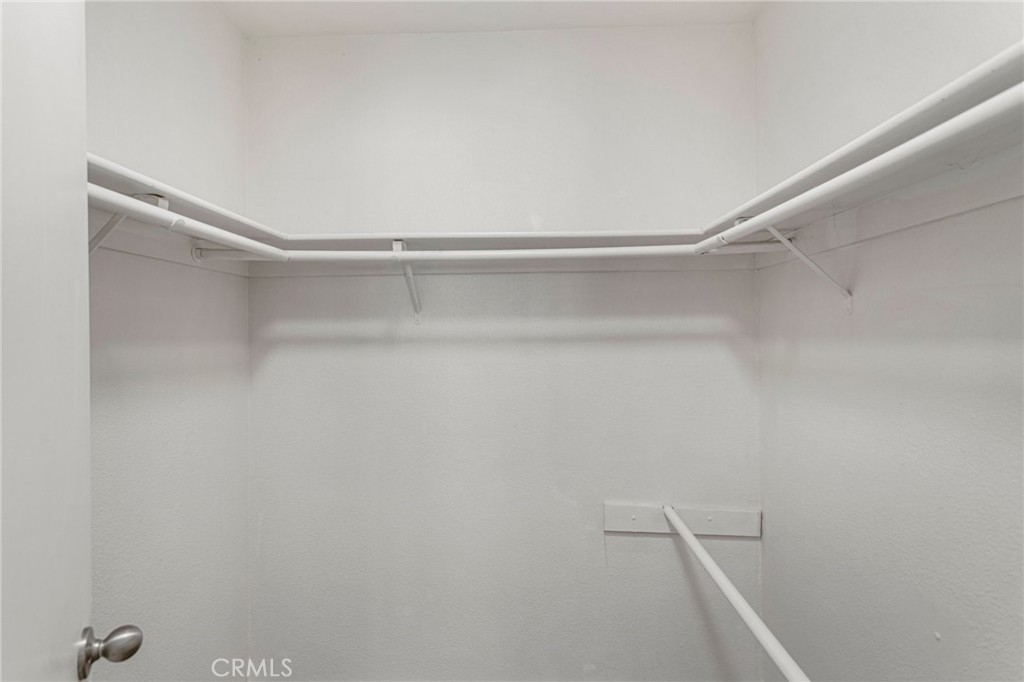 https://media.crmls.org/medias/7905c9ae-1708-4572-89e9-f3044ec7276c.jpg?preset=X-Large