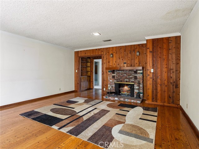 10348 Woodbridge Street, Toluca Lake CA: https://media.crmls.org/medias/79072d42-7180-4eca-854f-bb025e8a4735.jpg