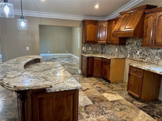 8138 Camelot Road, Riverside CA: https://media.crmls.org/medias/79074e18-cbc9-47a4-9d27-248922ad2ef9.jpg