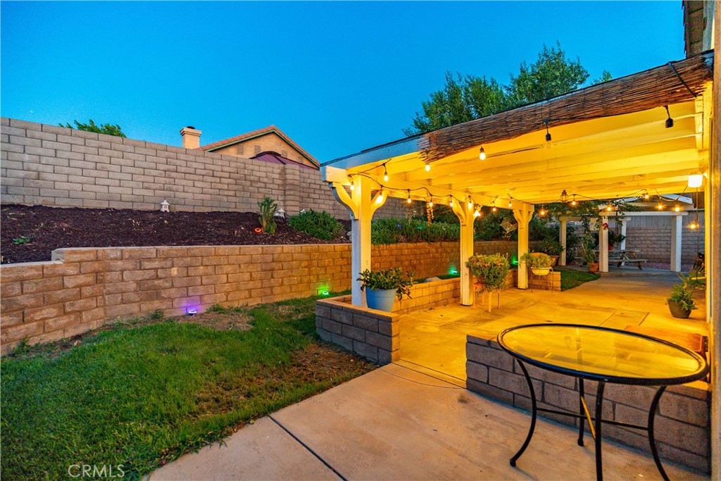 https://media.crmls.org/medias/7907d7cb-9064-4349-8f4c-11734d148271.jpg?preset=X-Large