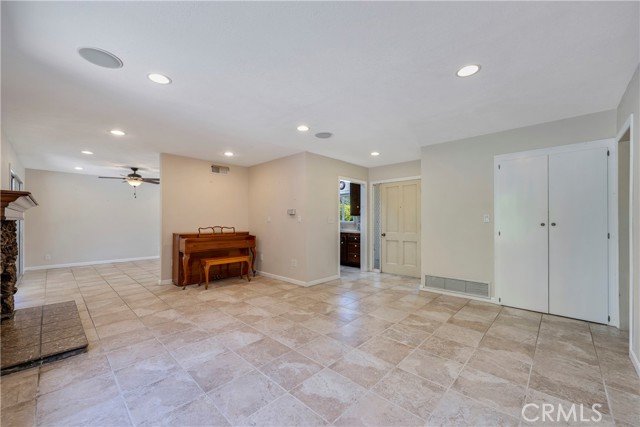 5347 E Bergh Drive, Anaheim Hills CA: https://media.crmls.org/medias/7908c027-85e2-4b9c-a800-7a889fcd7100.jpg