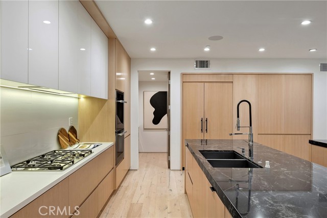 Detail Gallery Image 15 of 43 For 4242 Vantage Ave, Studio City,  CA 91604 - 5 Beds | 4/1 Baths