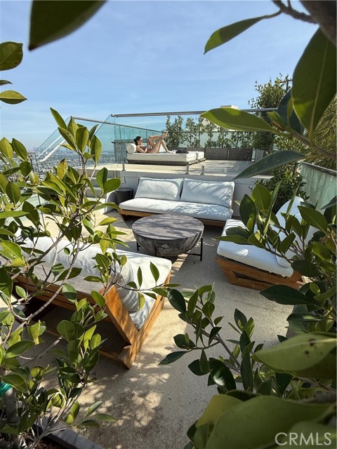 8672 Franklin Avenue, Los Angeles CA: https://media.crmls.org/medias/790a66c6-4b75-4055-a9d3-54af235e00e9.jpg