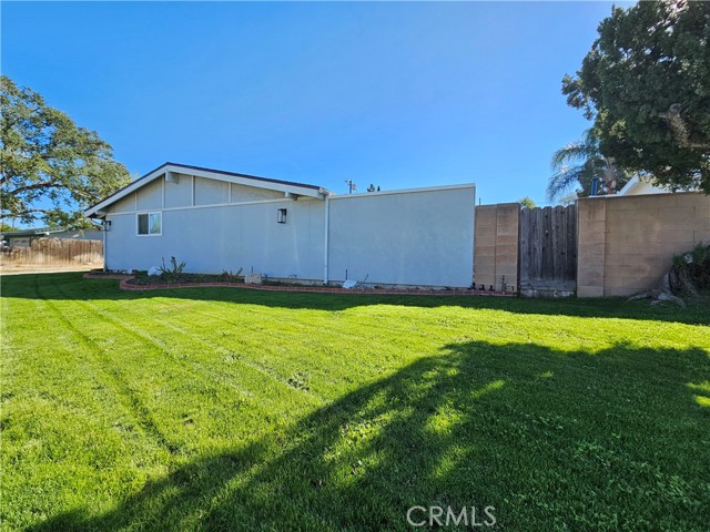 Detail Gallery Image 2 of 37 For 17530 Tuba St, Northridge,  CA 91325 - 4 Beds | 2/1 Baths