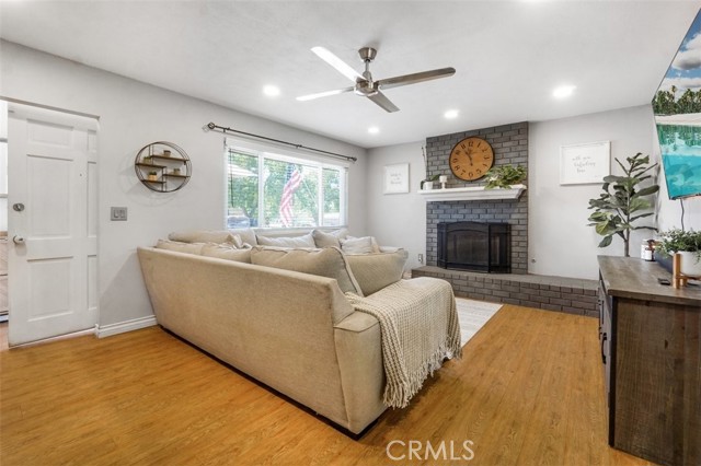 3940 N Golden Avenue, San Bernardino CA: https://media.crmls.org/medias/790b1380-2786-4e5f-986e-a9c66aa3c3b6.jpg