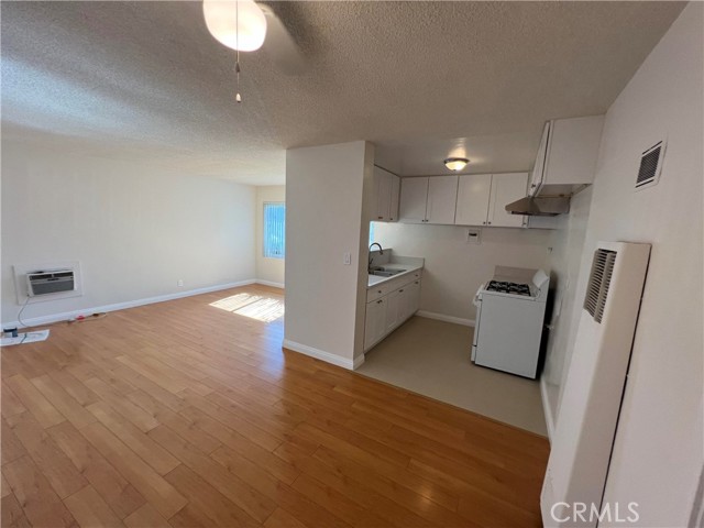Detail Gallery Image 2 of 6 For 366 Vecino Dr #1,  Covina,  CA 91723 - 1 Beds | 1 Baths