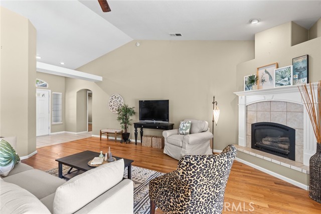 3049 Coach Lite Drive, Chico CA: https://media.crmls.org/medias/790b506e-eb61-44a5-80a2-882d0ef73005.jpg