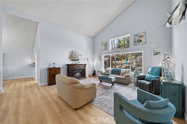25261 Grissom Road, Laguna Hills CA: https://media.crmls.org/medias/790b8503-bbfc-4c63-aaf6-07648aecb8d8.jpg