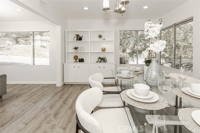 2101 El Arbolita Drive, Glendale CA: https://media.crmls.org/medias/790d2660-5e69-4806-95ab-34ca86848283.jpg