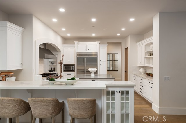 Detail Gallery Image 30 of 72 For 8 Gleneagles Dr, Newport Beach,  CA 92660 - 5 Beds | 5/1 Baths