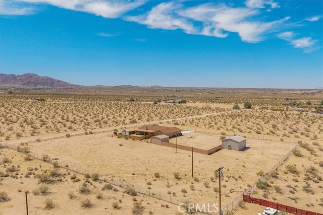 63357 Uranium Road, Joshua Tree CA: https://media.crmls.org/medias/790e1b69-9778-4cbc-b049-2980ed3e8286.jpg