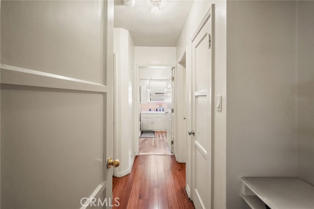 1200 N Kenmore Avenue, Los Angeles CA: https://media.crmls.org/medias/790ea5d9-e4f3-4017-9f69-50bf5c6741ba.jpg