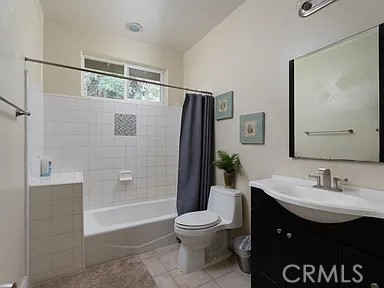 https://media.crmls.org/medias/790f2656-44ca-41ad-a00d-126705572c5c.jpg?preset=X-Large