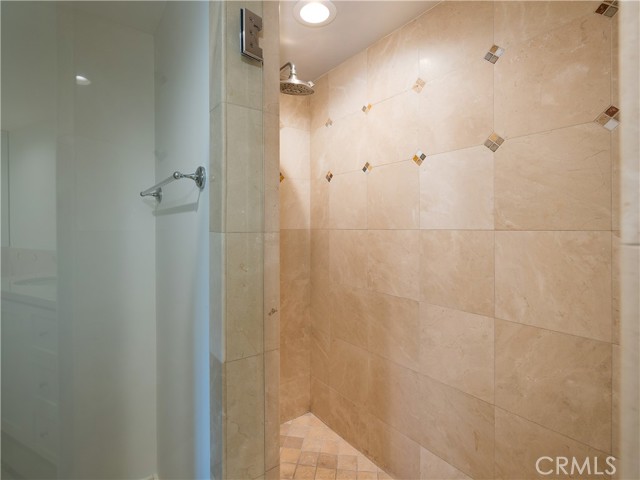 Detail Gallery Image 26 of 35 For 644 Hermosa Ave, Hermosa Beach,  CA 90254 - 3 Beds | 2/1 Baths