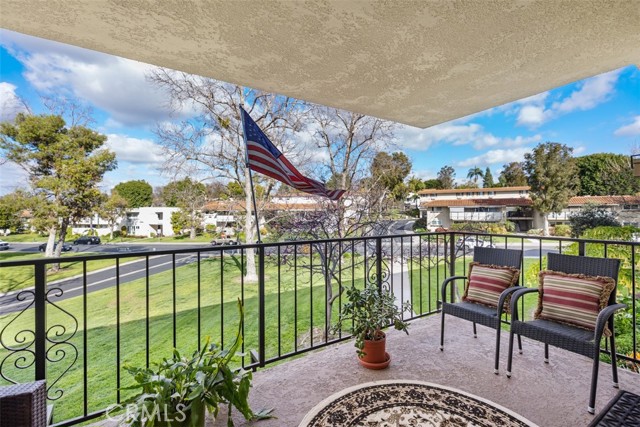 Detail Gallery Image 12 of 41 For 2394 via Mariposa W. Unit 2f, Laguna Woods,  CA 92637 - 2 Beds | 2 Baths
