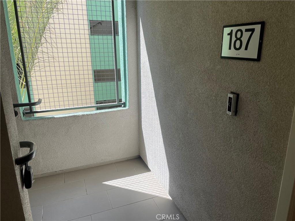 https://media.crmls.org/medias/79103116-cb5b-4597-baeb-d5e907cd84d5.jpg?preset=X-Large