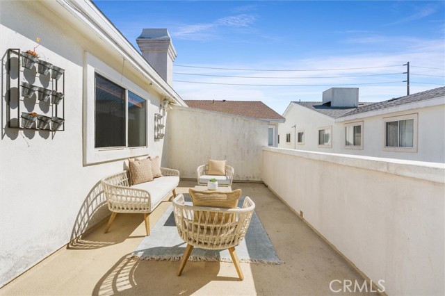 Detail Gallery Image 11 of 35 For 2405 Vanderbilt Ln #C,  Redondo Beach,  CA 90278 - 3 Beds | 2/1 Baths