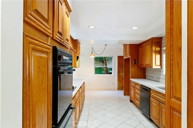 Detail Gallery Image 17 of 52 For 22046 Parthenia St, West Hills,  CA 91304 - 3 Beds | 2 Baths