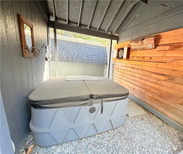 Image 17 of 52 For 926 Kuffel Canyon