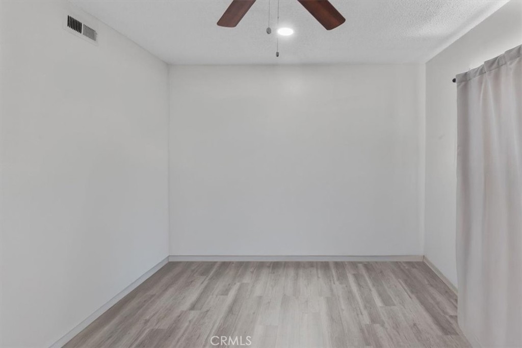 https://media.crmls.org/medias/7910beca-daff-4e0c-9d1d-41dba10152d7.jpg?preset=X-Large