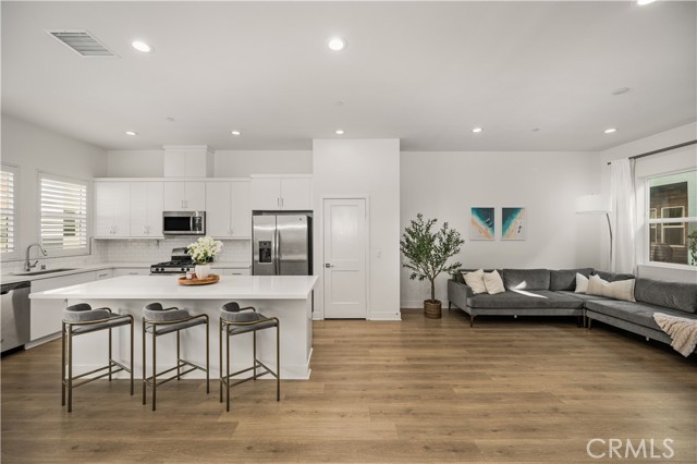 Detail Gallery Image 2 of 34 For 935 E Mason Ln #52,  Anaheim,  CA 92805 - 2 Beds | 2/1 Baths