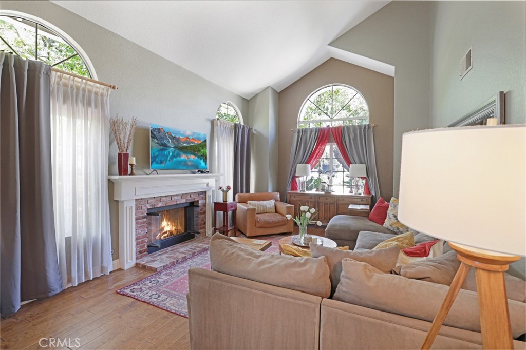 MLS #OC25218182 image #28