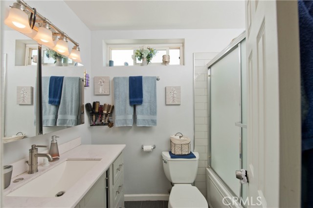 Detail Gallery Image 14 of 18 For 14924 Nordhoff St #12,  North Hills,  CA 91343 - 2 Beds | 1/1 Baths