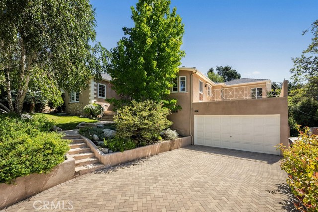 Detail Gallery Image 1 of 57 For 1967 El Arbolita Dr, Glendale,  CA 91208 - 4 Beds | 2 Baths