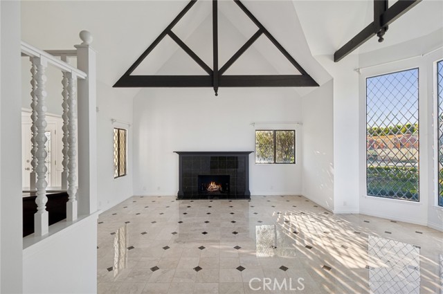 1300 Antigua Way, Newport Beach CA: https://media.crmls.org/medias/7912037c-f805-4d57-8f99-db56030bed33.jpg