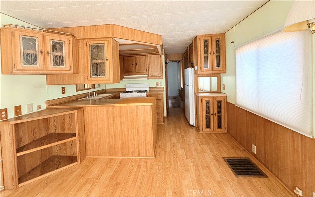 https://media.crmls.org/medias/79128ad8-ef43-4949-9fe8-8d494f6389b1.jpg?preset=X-Large