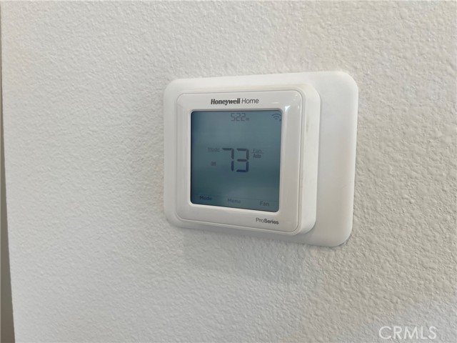 Easy to use Thermostat-Connects to your phone