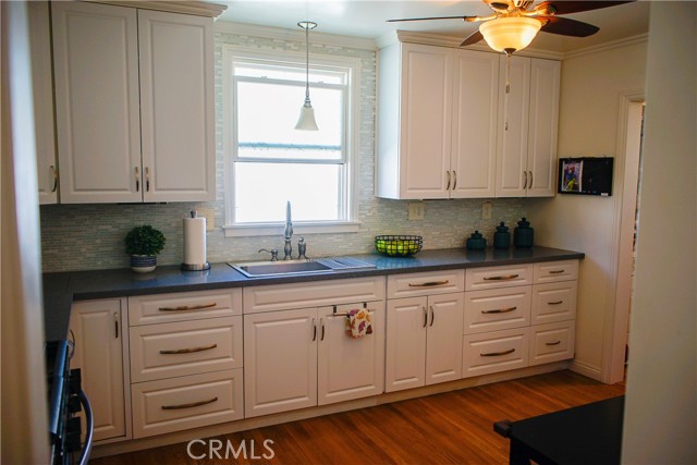 Detail Gallery Image 17 of 65 For 2019 Valencia, Santa Ana,  CA 92706 - 4 Beds | 2 Baths