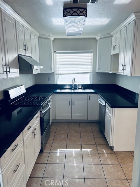 5805 Encinita Avenue, Temple City CA: https://media.crmls.org/medias/7913381d-39aa-45f2-bdde-f8f79adf47d5.jpg