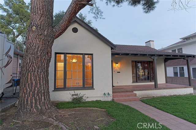 550 N 1st Avenue, Upland CA: https://media.crmls.org/medias/7913e7b3-d092-4e55-a2d9-30fbbafd9b52.jpg