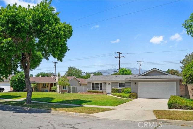 819 Linden Court, Upland, CA 91786