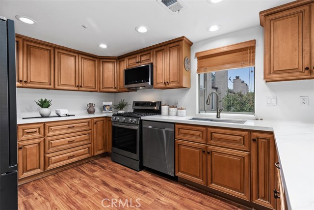 7651 Yorktown Avenue, Huntington Beach CA: https://media.crmls.org/medias/79147147-7558-400c-97fb-f477c5887c53.jpg