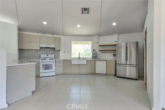 Detail Gallery Image 12 of 44 For 11101 Spanish Hills Dr, Corona,  CA 92883 - 3 Beds | 2 Baths