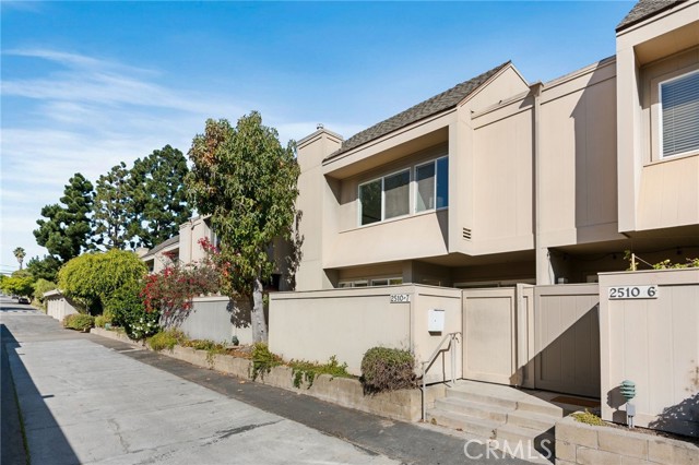 Detail Gallery Image 13 of 18 For 2510 Arizona Ave #7,  Santa Monica,  CA 90404 - 2 Beds | 2/1 Baths