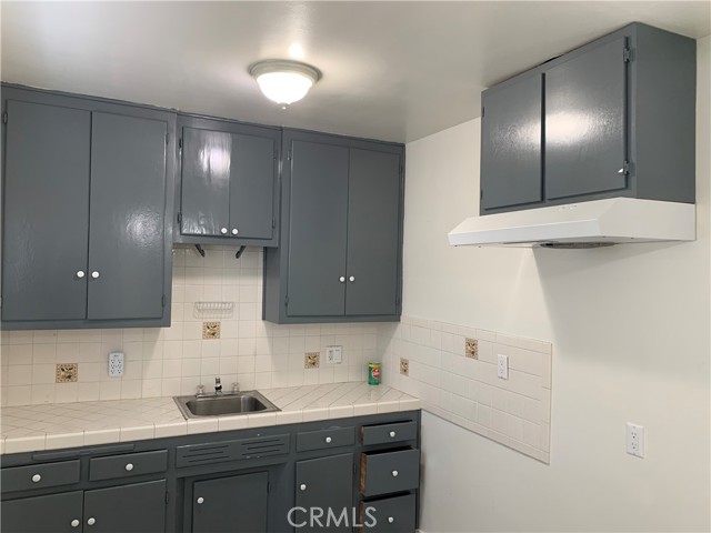 Detail Gallery Image 5 of 13 For 9601 Alexander #B,  South Gate,  CA 90280 - 1 Beds | 1 Baths