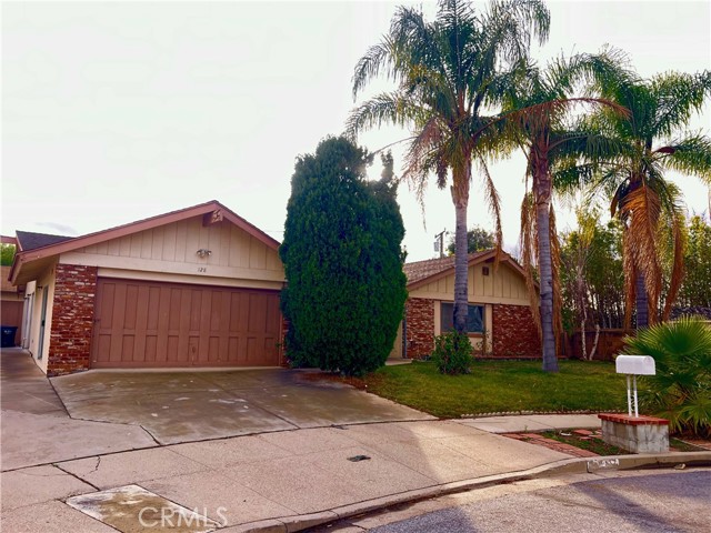 128 Erten Street photo 4
