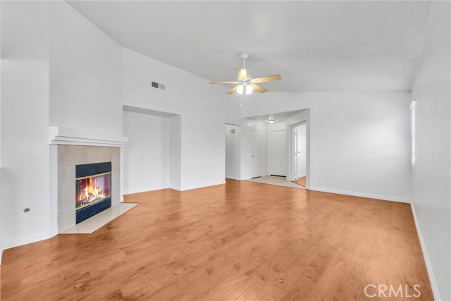 Detail Gallery Image 5 of 18 For 11719 Fern Pine, Victorville,  CA 92392 - 4 Beds | 2 Baths