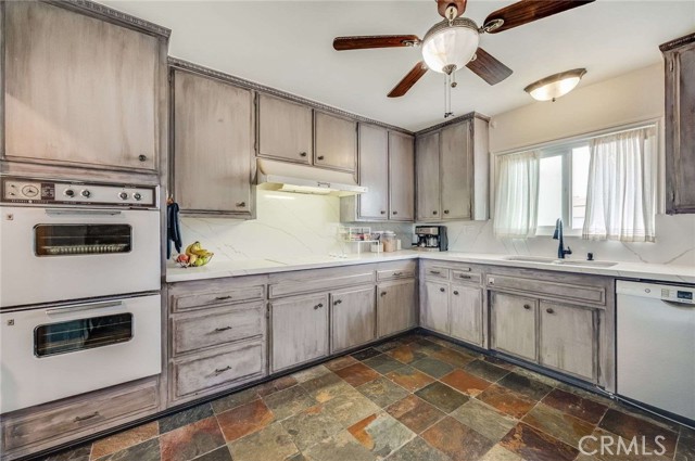 Detail Gallery Image 9 of 26 For 3695 Linden 9c,  Long Beach,  CA 90807 - 3 Beds | 2 Baths