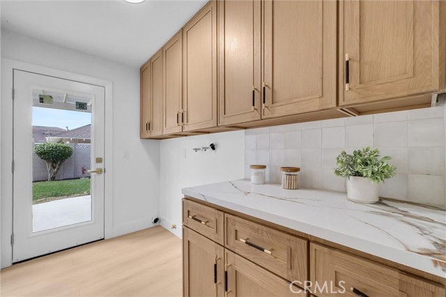 Image 21 of 45 For 2902 Winfield