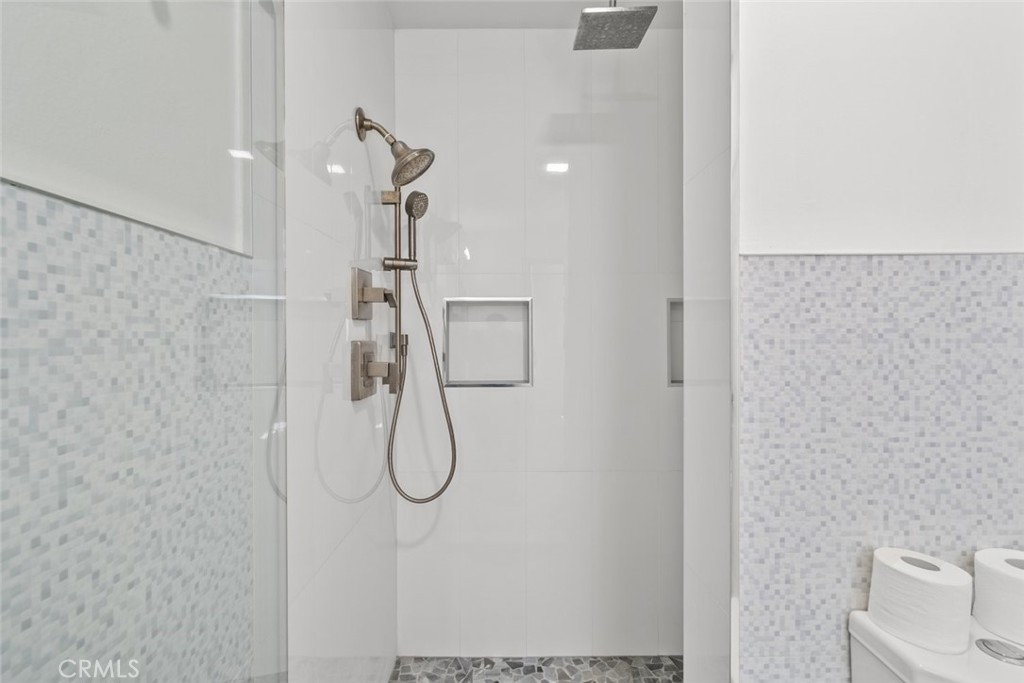 https://media.crmls.org/medias/7918ee18-d137-4dbe-9207-984c1a4d7d42.jpg?preset=X-Large
