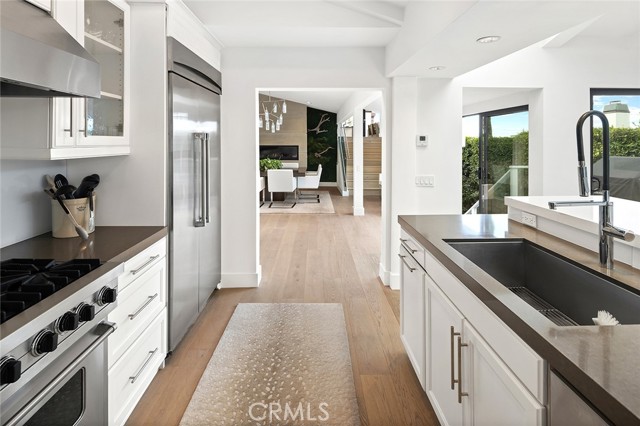 Detail Gallery Image 13 of 38 For 32 Emerald Bay, Laguna Beach,  CA 92651 - 3 Beds | 3/1 Baths