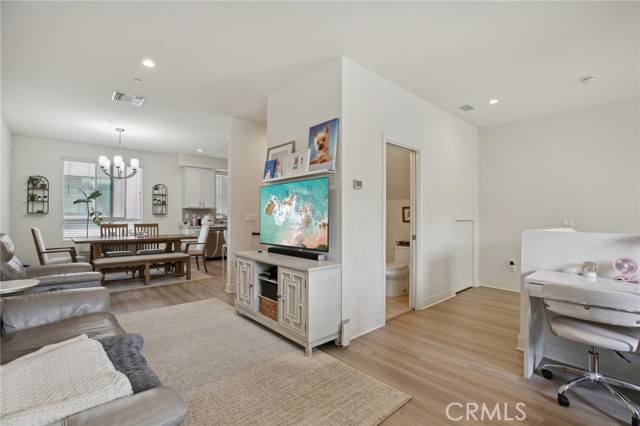 Detail Gallery Image 12 of 45 For 25114 Narbonne Ave #G,  Lomita,  CA 90717 - 3 Beds | 2/1 Baths