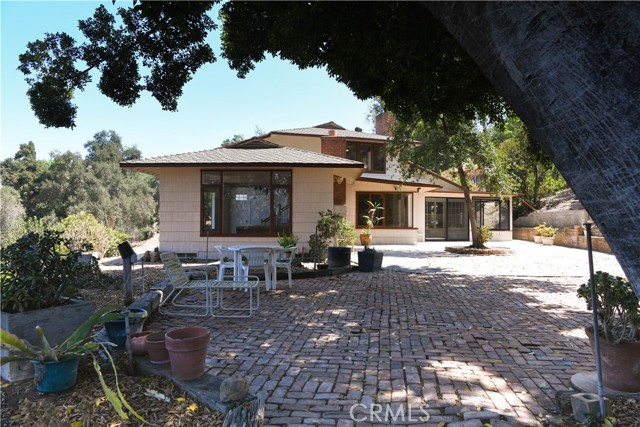 2475 Sunset Drive, Riverside CA: https://media.crmls.org/medias/791a58d5-4014-41da-9051-e3b22d6fb006.jpg