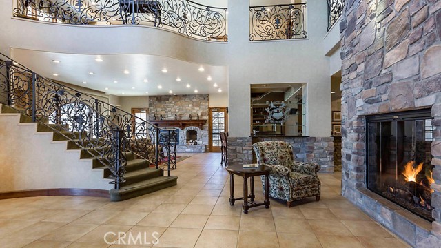 Detail Gallery Image 4 of 24 For 40671 Village Dr 15b,  Big Bear Lake,  CA 92315 - 4 Beds | 4 Baths