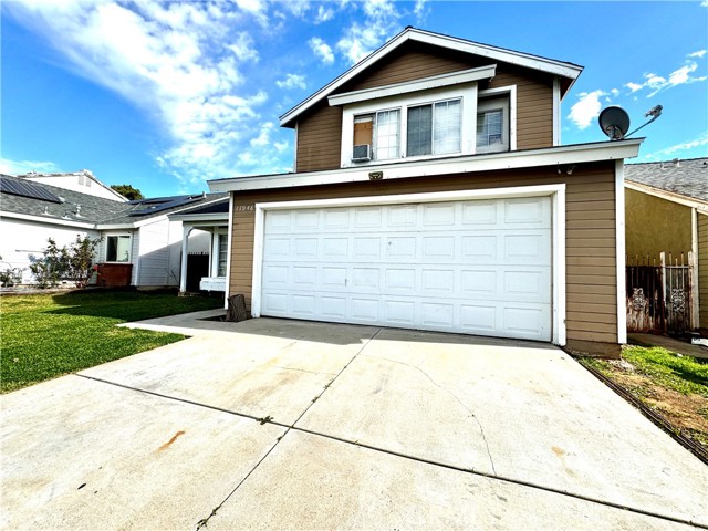 Detail Gallery Image 2 of 21 For 11948 Albion Way, Moreno Valley,  CA 92557 - 4 Beds | 2/1 Baths